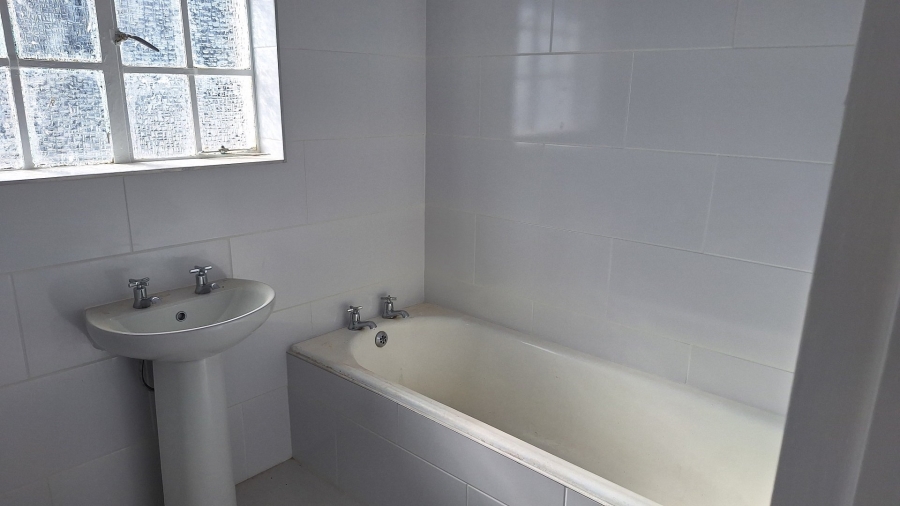 To Let 1 Bedroom Property for Rent in Lovemore Heights Estate Eastern Cape